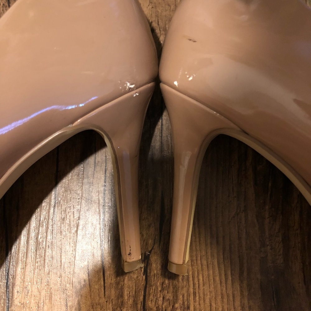 BCBGeneration Tan Heels - Picture 3 of 5